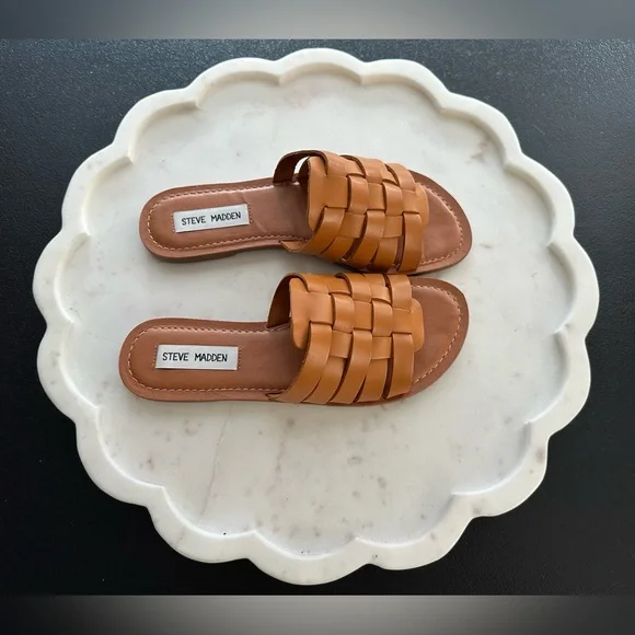 Women’s Steve Madden Brown Woven Sandals Size 7.5M - Picture 3 of 5